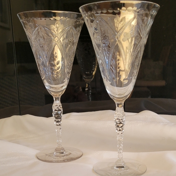 Pair-Elegant Crystal Wine Glass - Picture 2 of 5